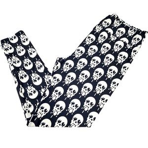 OS LuLaRoe Skull leggings from the Halloween collection. NWT